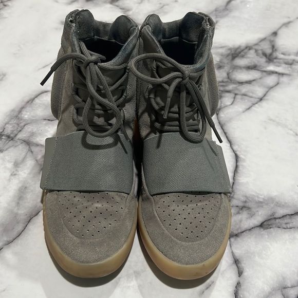 1000% Auth. Yeezy Boost 750 Light Gray Glow Gum Size 8 main image 9
